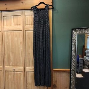 Lord & Taylor Black & White Maxi Dress